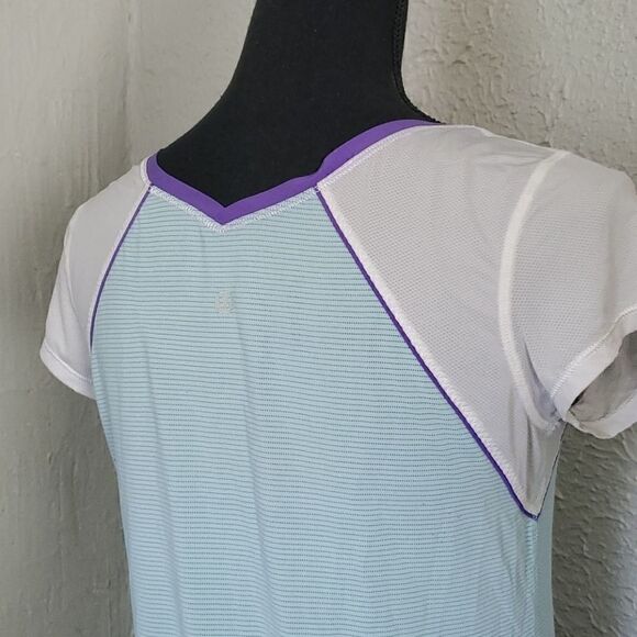 Lululemon | Athletic Running Shirt - Picture 5 of 5
